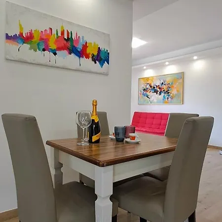 Apartment Mozart Haus Quartu SantʼElena